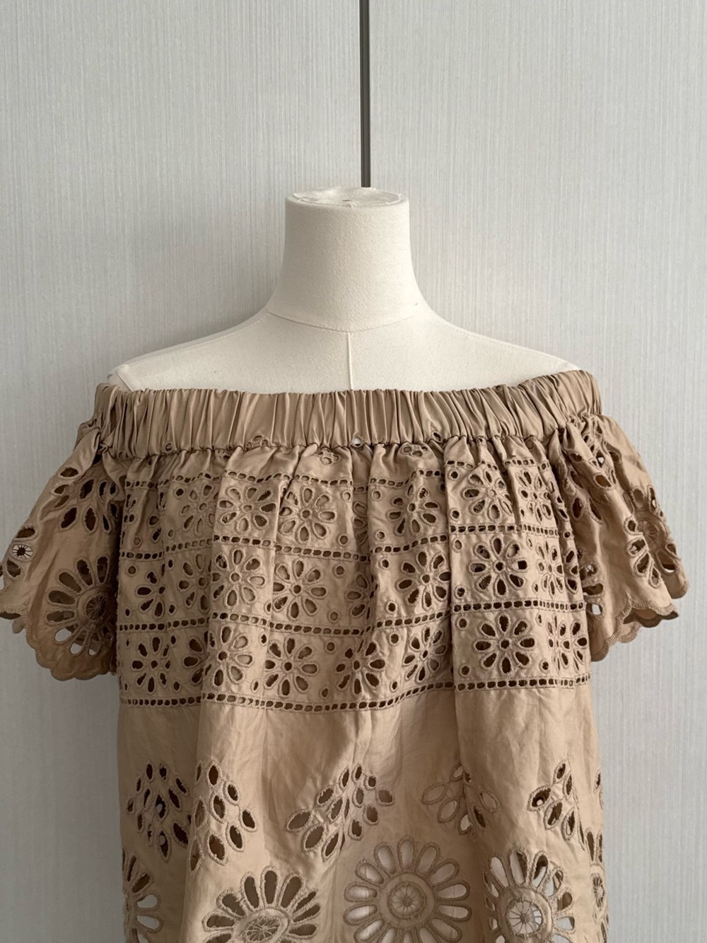 Sea New York Beige Eyelet Off-Shoulder Blouse